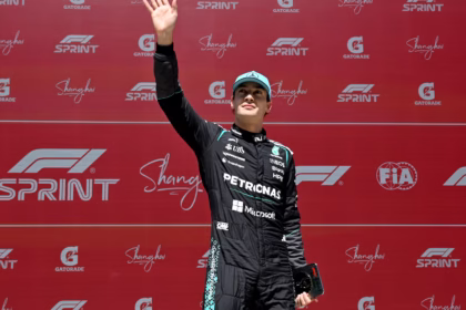George Russell Juara Sprint GP China, Hamilton dan Leclerc Podium Dua - Tiga