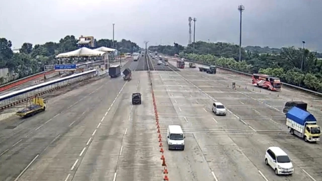 H-7 Lebaran, Arus Mudik di Tol Jakarta–Cikampek Masih Lancar