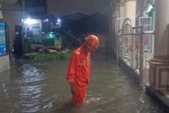 Hujan Deras Rendam Jakarta, 147 RT dan 19 Jalan Masih Tergenang