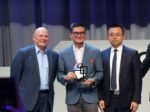 - Telkomsel dan Huawei Raih Global Mobile (GLOMO) Awards 2026_1A-1B: Telkomsel dan Huawei berhasil meraih Global Mobile (GLOMO) Awards 2026 kategori Best Mobile Operator Service for Connected Consumers melalui inovasi Jaringan Prioritas (“Guaranteed Experience in High Density Connectivity with UE Logo”), dalam ajang Mobile World Congress (MWC) 2026 di Barcelona. Penghargaan ini menegaskan komitmen Telkomsel dalam menghadirkan inovasi jaringan cerdas yang memberikan pengalaman digital terbaik bagi pelanggan di Indonesia (6/3).