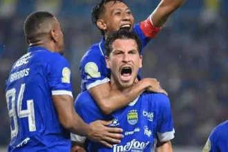 Thom Haye Optimistis Persib Tundukkan Persik Kediri di GBLA