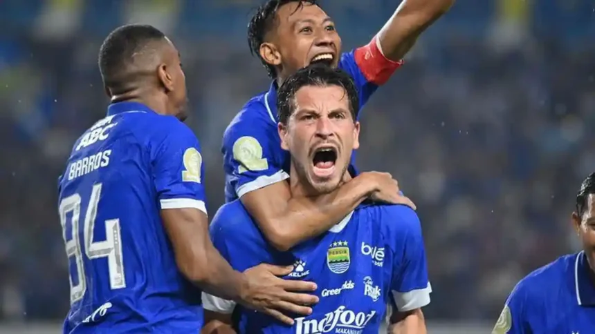 Thom Haye Optimistis Persib Tundukkan Persik Kediri di GBLA