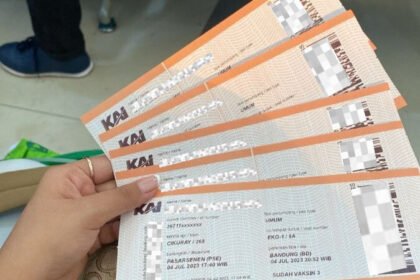Jangan Sembarangan Foto Tiket Kereta Saat Mudik, Waspada Pencurian Data!