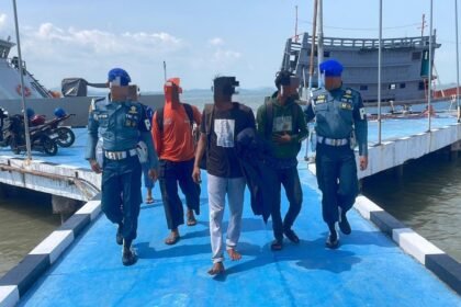 TNI AL Gagalkan Penyelundupan Rokok Tanpa Cukai dan Barang Bekas di Perairan Pulau Sanglar