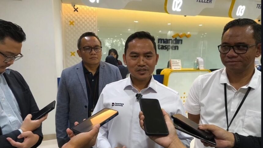 Komisaris Independen TASPEN Tinjau Langsung Penyerahan THR di Makassar