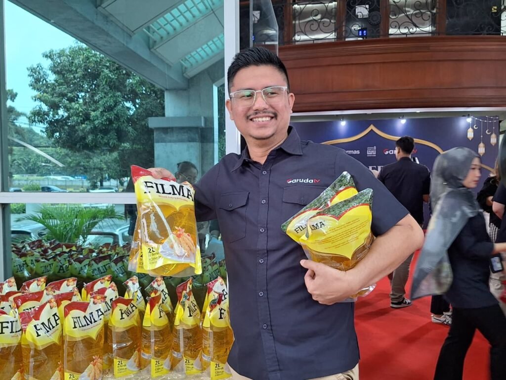 Sinergi untuk Negeri, Garuda TV dan Sinar Mas Gelar Bazar Minyak Goreng Murah 2 Sinergi untuk Negeri, Garuda TV dan Sinar Mas Gelar Bazar Minyak Goreng Murah