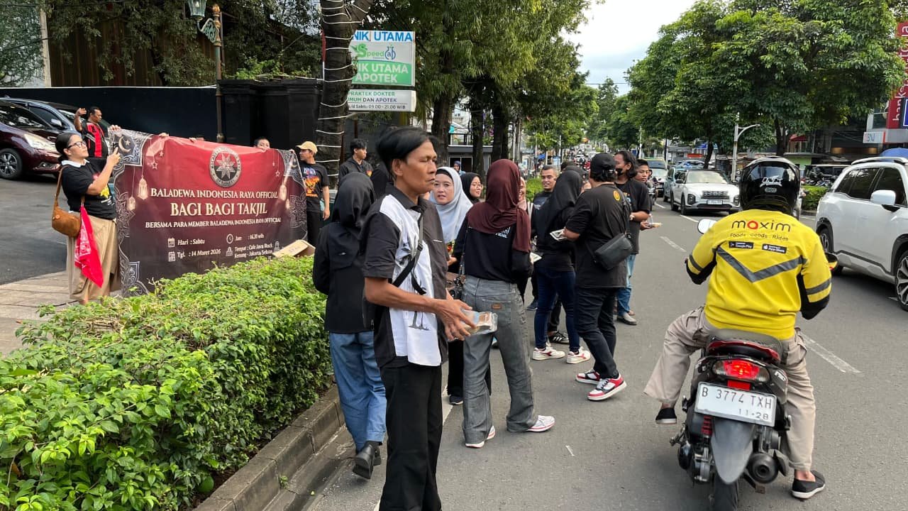 Baladewa Indonesia Raya Bagikan Ratusan Takjil di Jakarta, Pererat Silaturahmi Antaranggota 2 baladewa