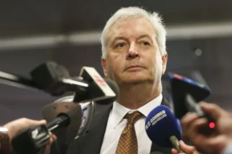 Bos Air Canada Mundur Gara-gara Video Dukacita Hanya Dalam Bahasa Inggris