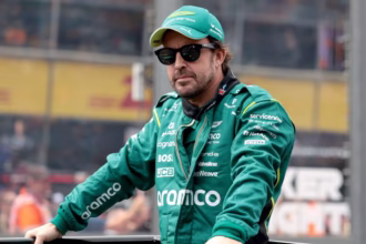 Sesi "Latihan" Berkedok Balapan: Perjuangan Pahit-Manis Alonso dan Stroll di Melbourne