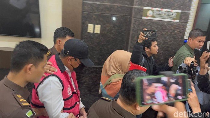 Mantan Pj Gubernur Sulsel Bahtiar Baharuddin Jadi Tersangka Korupsi Bibit Nanas Rp60 Miliar