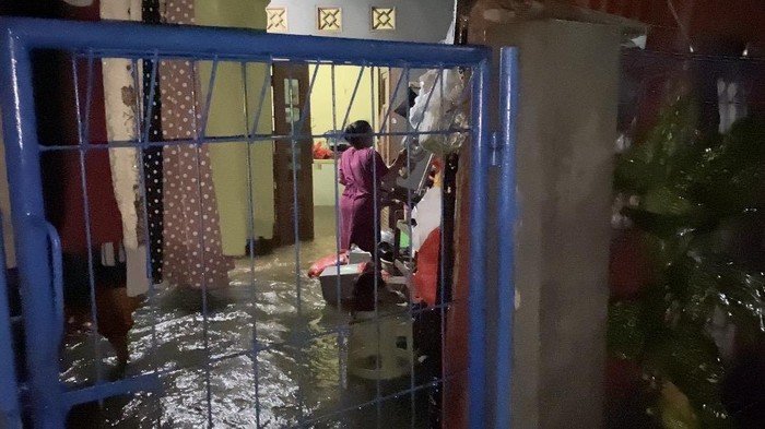 Duka di Hari Fitri: Hujan Badai 2,5 Jam Rendam Puluhan Rumah di Kelurahan Tugu Depok