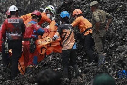 Terkini Korban Longsor Sampah TPST Bantar Gebang : 5 Orang Tewas, 4 Hilang dan 4 Selamat
