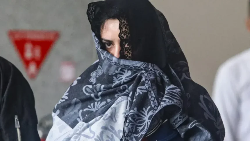 Bupati Pekalongan Diduga Potong Gaji Pegawai Rp19 Miliar Untuk Bagi-bagi ke Keluarga