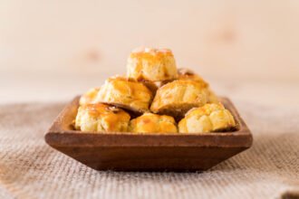 Tips 'Move On' dari Kue Lebaran: Kapan Waktunya Membuang Isi Stoples yang Tersisa?