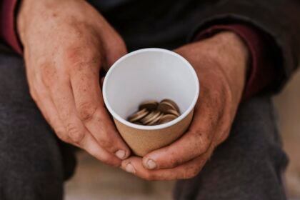 Pengemis Tajir di Dubai Bawa Tunai Rp90 Juta Hasil Menipu Pemilik Mobil Mewah