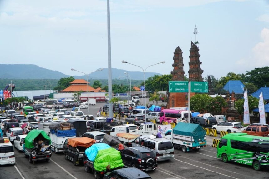 Macet Horor 32 KM di Gilimanuk Akibat "Double Holiday" Nyepi dan Lebaran