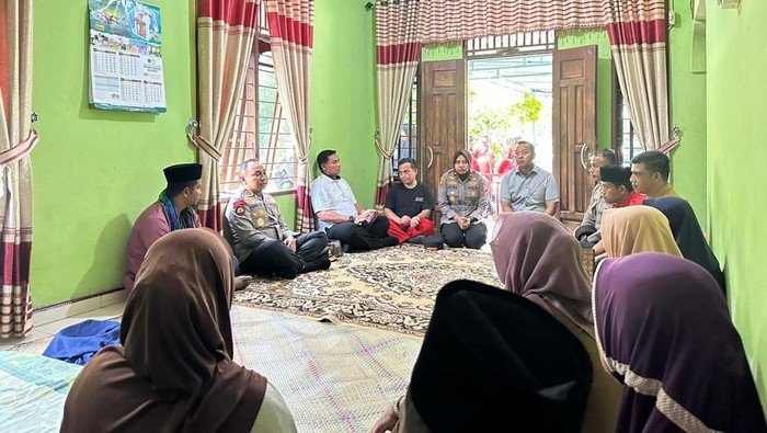 Meninggalkan Istri dan 3 Anak, Muharziman Gugur Saat Padamkan Kebakaran Hutan di Riau