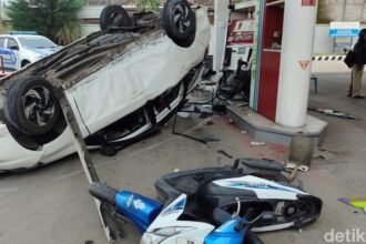 Kronologi Honda Mobilio "Terbang" Seruduk Dispenser BBM dan Antrean Pemotor di SPBU