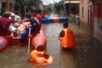 Periuk Tangerang Terendam Lautan Air: Tanggul Kali Sabi Jebol, Banjir Capai 5,5 Meter