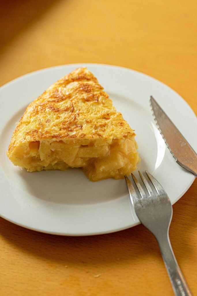 Bosan Telur Goreng Biasa? Coba 6 Teknik Memasak Telur Ini di Rumah 3 Ilustrasi omelet
