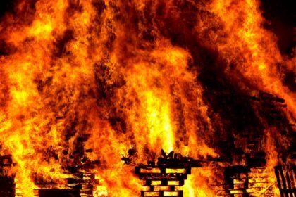 Ilustrasi Benda Terbakar