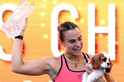 Aryna Sabalenka memastikan gelar Miami Open 2026 sekaligus mencetak sejarah dengan Sunshine Double usai mengalahkan Coco Gauff.