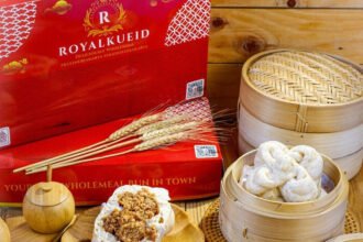 Produk Bakpao Gandum RoyalKueID varian ayam jamur yang menjadi favorit pelanggan sebagai camilan praktis keluarga.