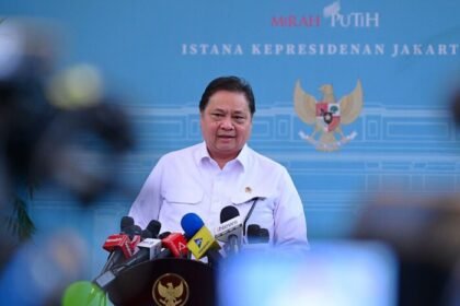 Pemerintah menjaga defisit APBN 2026 tetap di bawah 3 persen dengan strategi efisiensi dan peningkatan penerimaan negara.