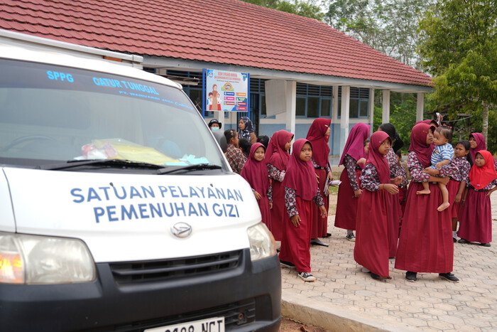 MBG Buka Peluang Kerja Baru: Kisah Eks Napi Bayu Susanto Bangun Hidup dari Nol 2 MBG Buka Peluang Kerja Baru: Kisah Eks Napi Bayu Susanto Bangun Hidup dari Nol