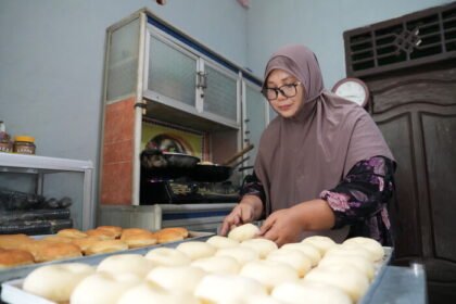 Program MBG Ramadan mendongkrak produksi roti rumahan di Mesuji Makmur hingga ribuan piece per hari.