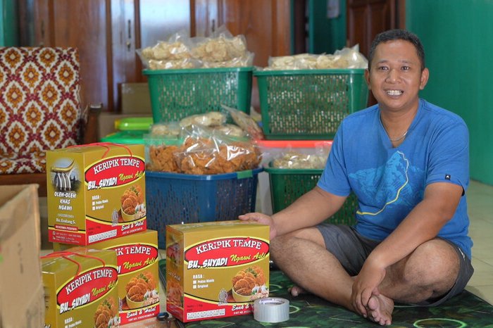 Program MBG membuka peluang baru bagi UMKM Kampung Tempe di Ngawi dengan meningkatnya permintaan keripik tempe untuk kebutuhan dapur pemenuhan gizi masyarakat.