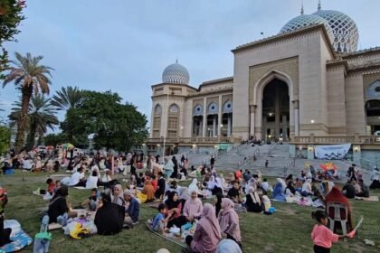 Pasar Ramadan Lhokseumawe Bergairah, Ramainya Ngabuburit dan Berburu Takjil Jadi Sinyal Kebangkitan Usai Bencana