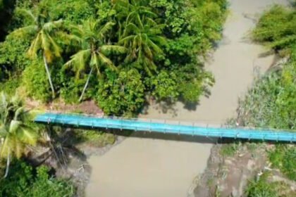 Jembatan Perintis Garuda di Nias Barat resmi beroperasi, mempercepat akses antar desa dan memangkas jarak tempuh warga secara signifikan.