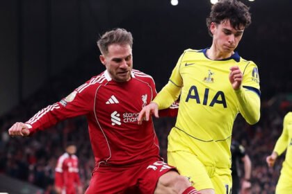 Liverpool kembali gagal mengamankan kemenangan setelah Tottenham menyamakan skor di menit akhir lewat Richarlison dalam duel sengit di Anfield.