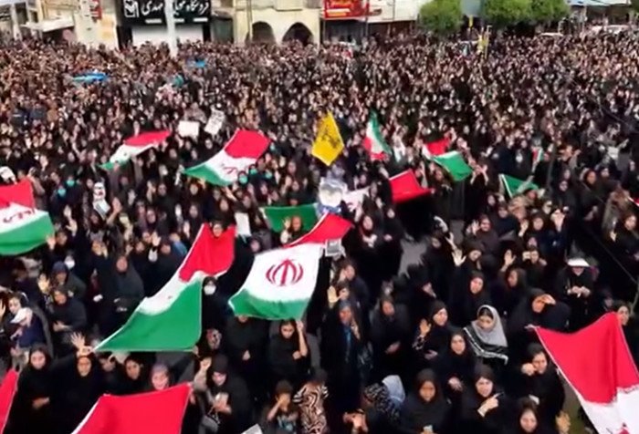 Ribuan Warga Iran Gelar Pemakaman Massal Korban Serangan Sekolah Perempuan di Minab 2 Ribuan Warga Iran Gelar Pemakaman Massal Korban Serangan Sekolah Perempuan di Minab