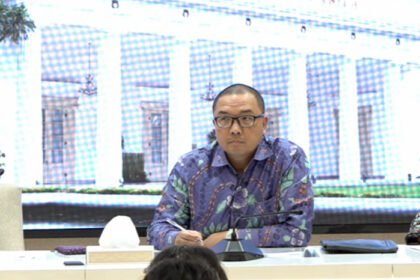 Indonesia menegaskan sikap netral dalam konflik Timur Tengah dan menjalankan politik luar negeri bebas aktif untuk mendorong penyelesaian damai.