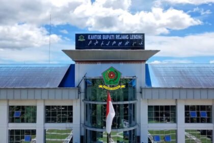 Profil Kabupaten Rejang Lebong Bengkulu yang dikenal sebagai daerah agraris di pegunungan Bukit Barisan dengan pusat aktivitas di Curup.