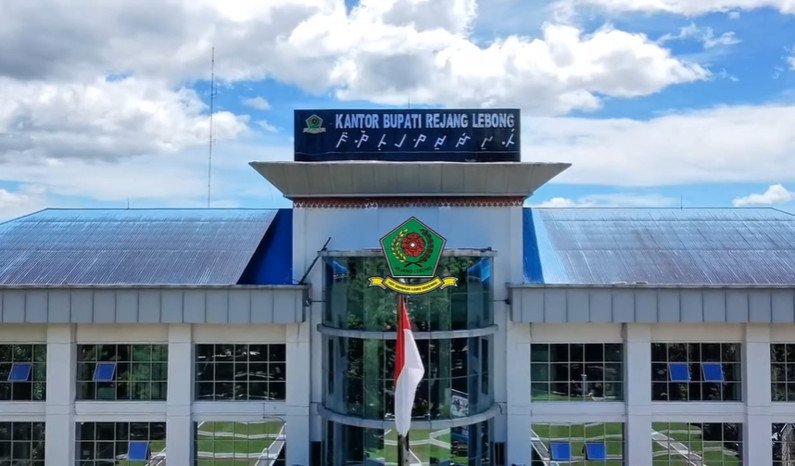 Profil Kabupaten Rejang Lebong Bengkulu yang dikenal sebagai daerah agraris di pegunungan Bukit Barisan dengan pusat aktivitas di Curup.