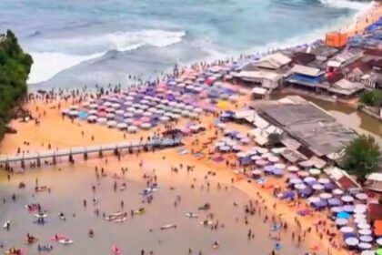 Lonjakan wisatawan saat Lebaran 2026 dorong pendapatan daerah Gunungkidul tembus rekor baru.