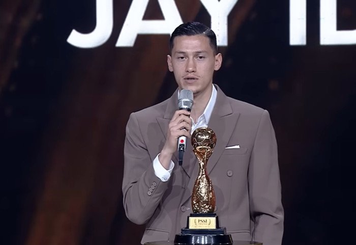 Jay Idzes raih penghargaan pemain terbaik PSSI Awards 2026 setelah tampil konsisten bersama Timnas Indonesia.
