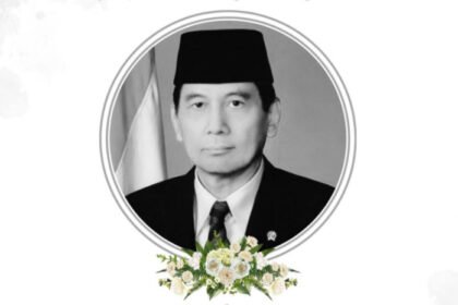 Prosesi pemakaman Juwono Sudarsono berlangsung khidmat dengan penghormatan militer di TMP Kalibata.