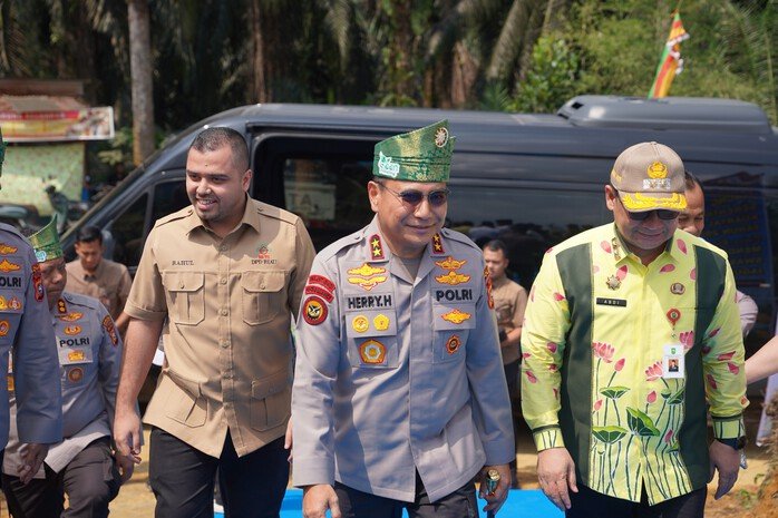Program 110 jembatan presisi di Riau disebut menjadi bukti nyata kehadiran Polri dalam mendukung pendidikan dan ekonomi desa.