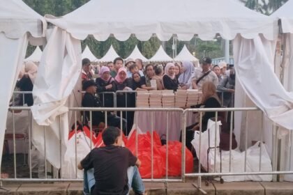 Lonjakan pengunjung di Bazar Monas dorong transaksi UMKM tembus ratusan ribu porsi dan produk pascalebaran.