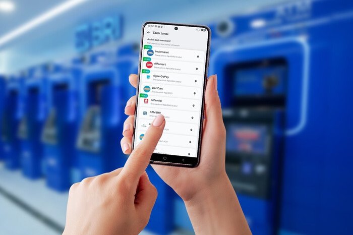 BRI dan GoPay hadirkan fitur tarik tunai tanpa kartu di lebih dari 19 ribu ATM di seluruh Indonesia.