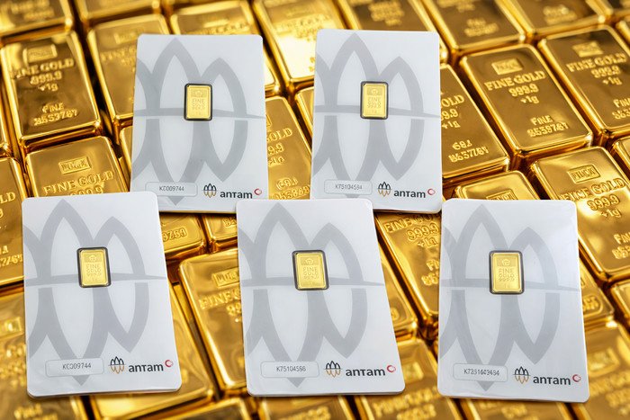 Harga emas Antam hari ini turun Rp13.000 per gram menjadi Rp3.122.000.