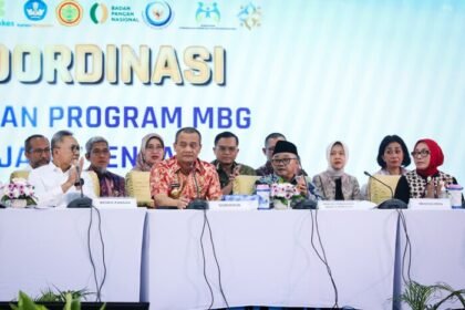 Mendikdasmen Abdul Mu’ti menegaskan ABT Rp 181 triliun difokuskan untuk revitalisasi sekolah dan digitalisasi pendidikan tanpa memangkas anggaran MBG.