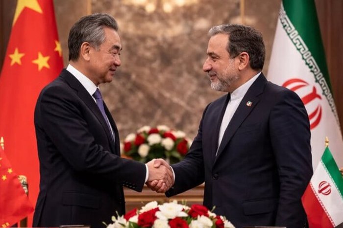 Iran bersiap memilih pemimpin tertinggi baru di tengah ketegangan regional dan sorotan internasional.