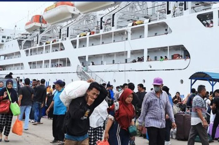 Puncak arus balik Lebaran 2026 diprediksi terjadi pada 2 April dengan lonjakan penumpang kapal Pelni.