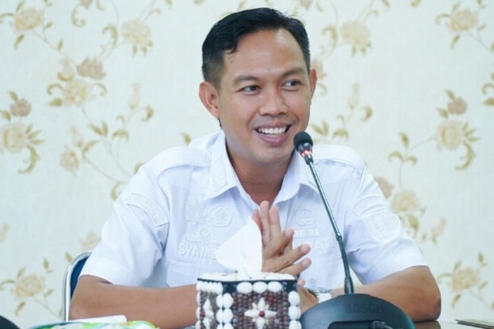 Bupati Cilacap Syamsul Auliya Rachman terjaring operasi tangkap tangan KPK terkait dugaan suap proyek di Kabupaten Cilacap.