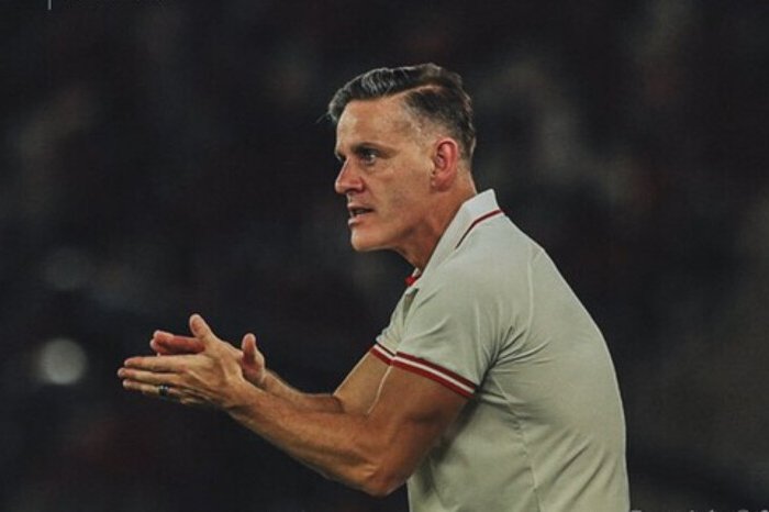 Debut John Herdman di GBK berbuah kemenangan telak 4-0 dan menghadirkan optimisme baru bagi masa depan Timnas Indonesia.